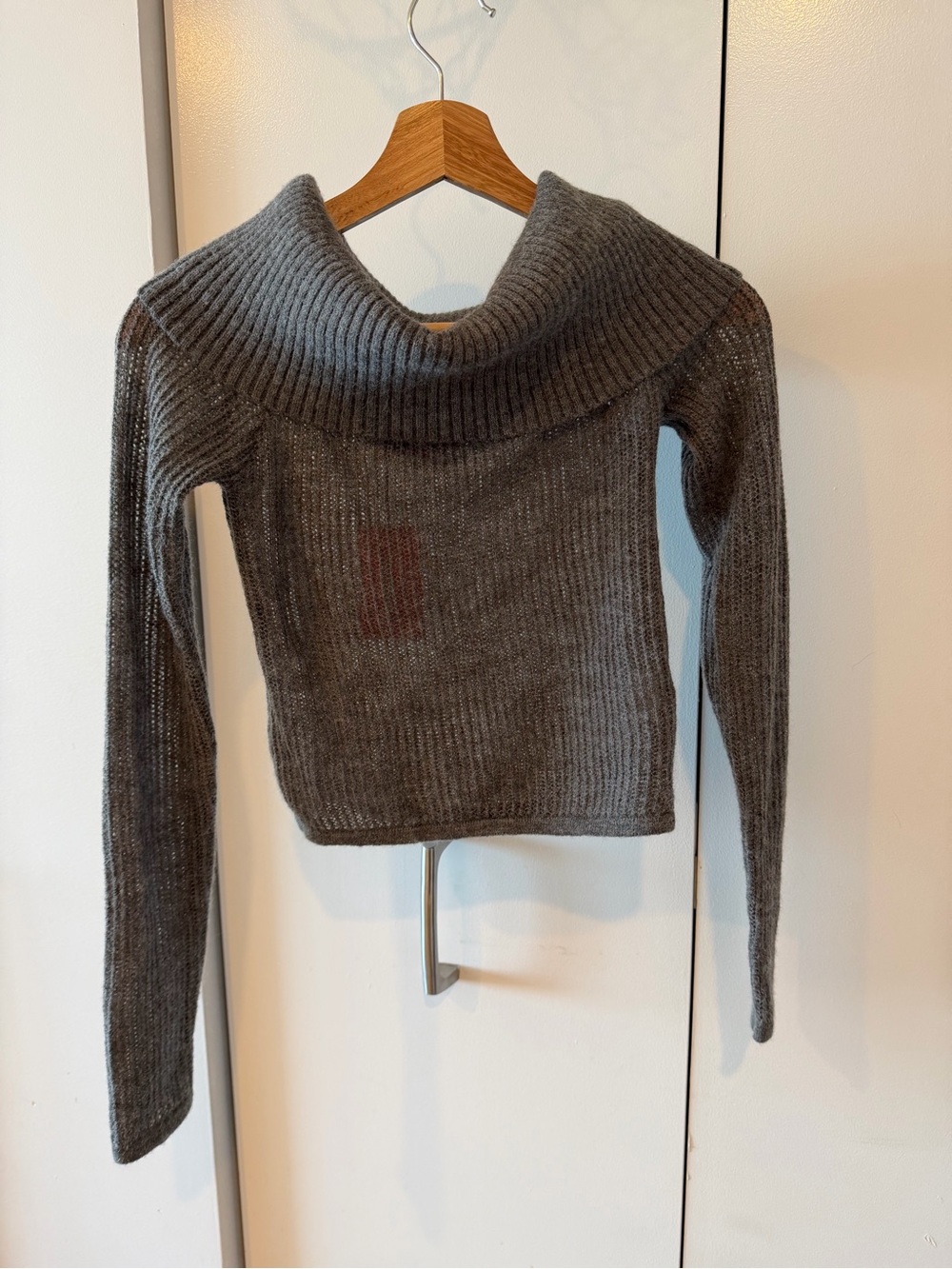 Edikted - Over the shoulder sweater - Size Small
